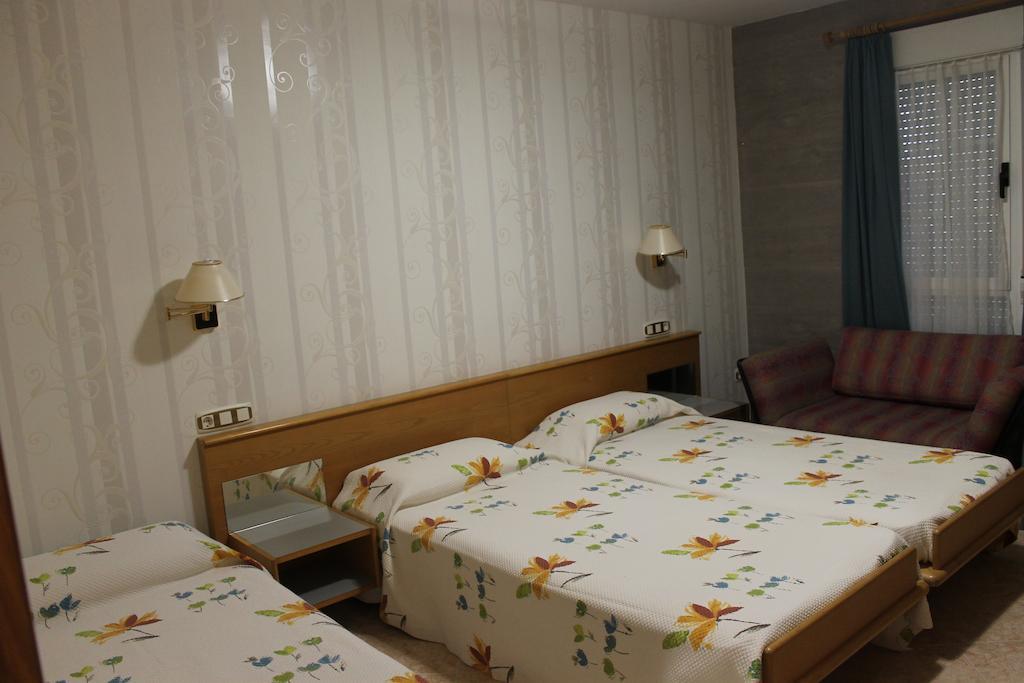 Hostal Burbia Villafranca Del Bierzo Exterior foto